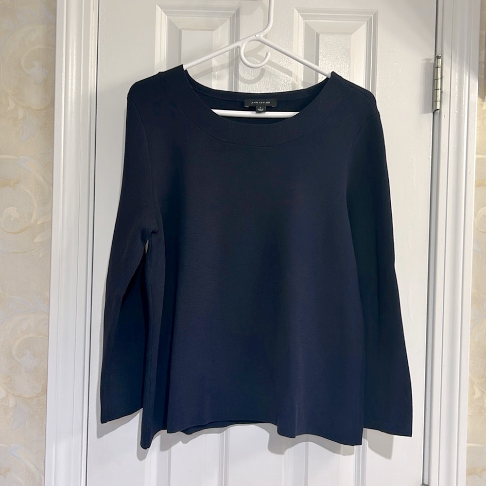 EUC Vintage Ann Taylor Knit Sweater with Scoop Neck and Bracelet Length Sleeves